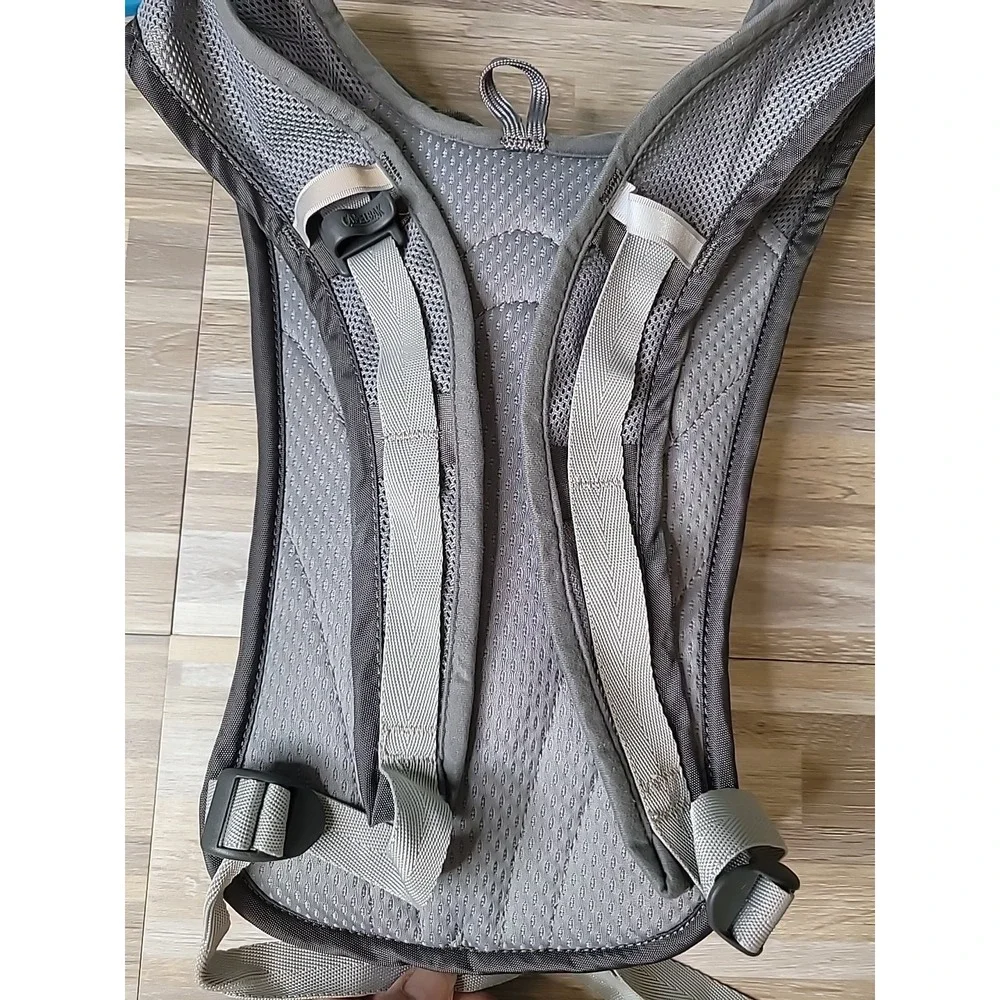 Camelbak HydroBak 1.5L 50oz Hydration Pack‎ Gray Water Reservoir Pack Backpack